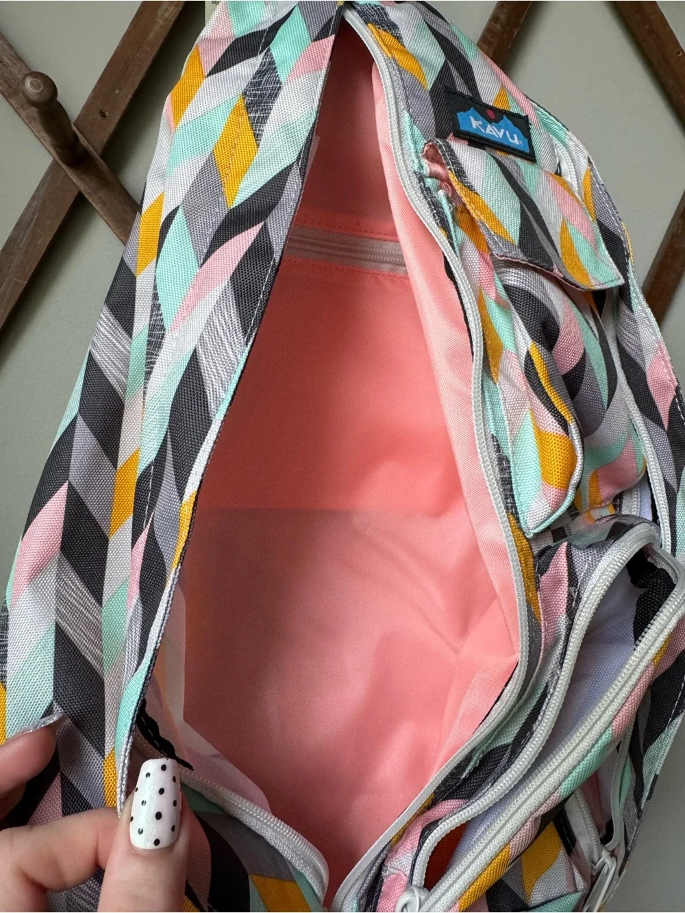 Kavu Rope Sling Chevron Sketch Sling Bag/ Backpack Brand New With Tags